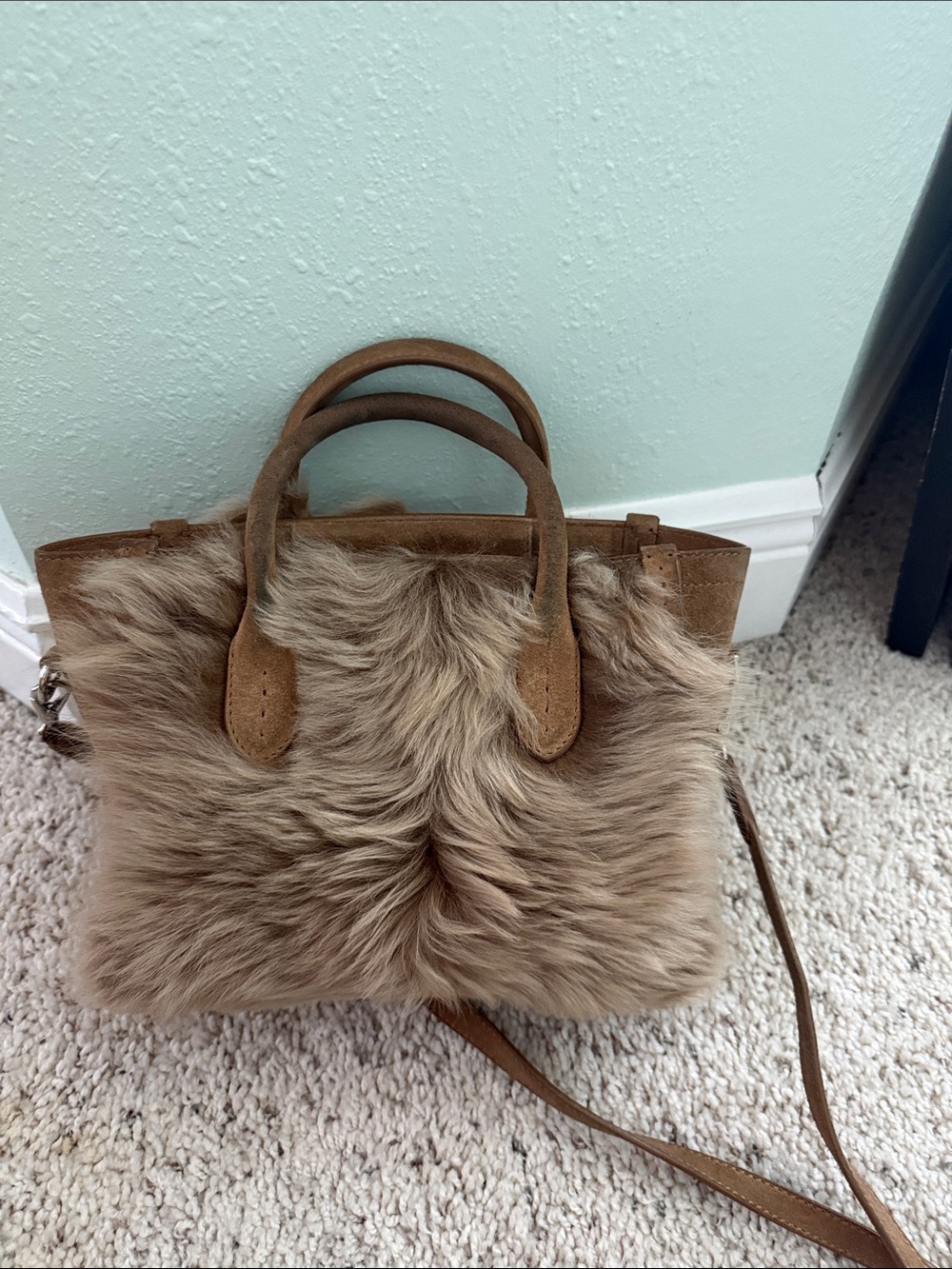 Ralph Lauren
Suede Top Handle Bag